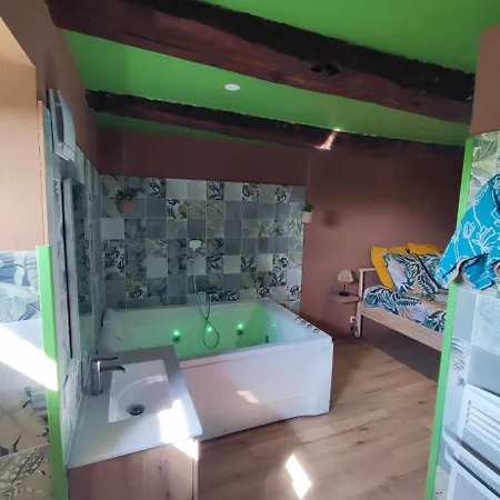 L'evasion Jungle Apartment *